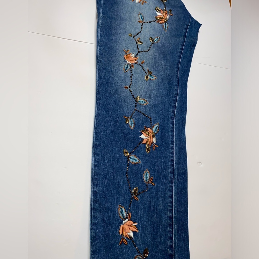 Chico’s So Slimming Floral Embellished Girlfriend Ankle Jeans Size 2.5 (US 14) - Picture 14 of 15